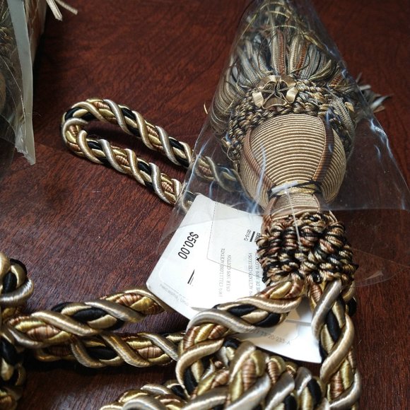 Pair of Elegant Gold Window Tassel - Picture 2 of 4